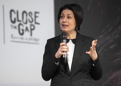 Parisa Nazari, dal palco del Teatro Litta di Milano